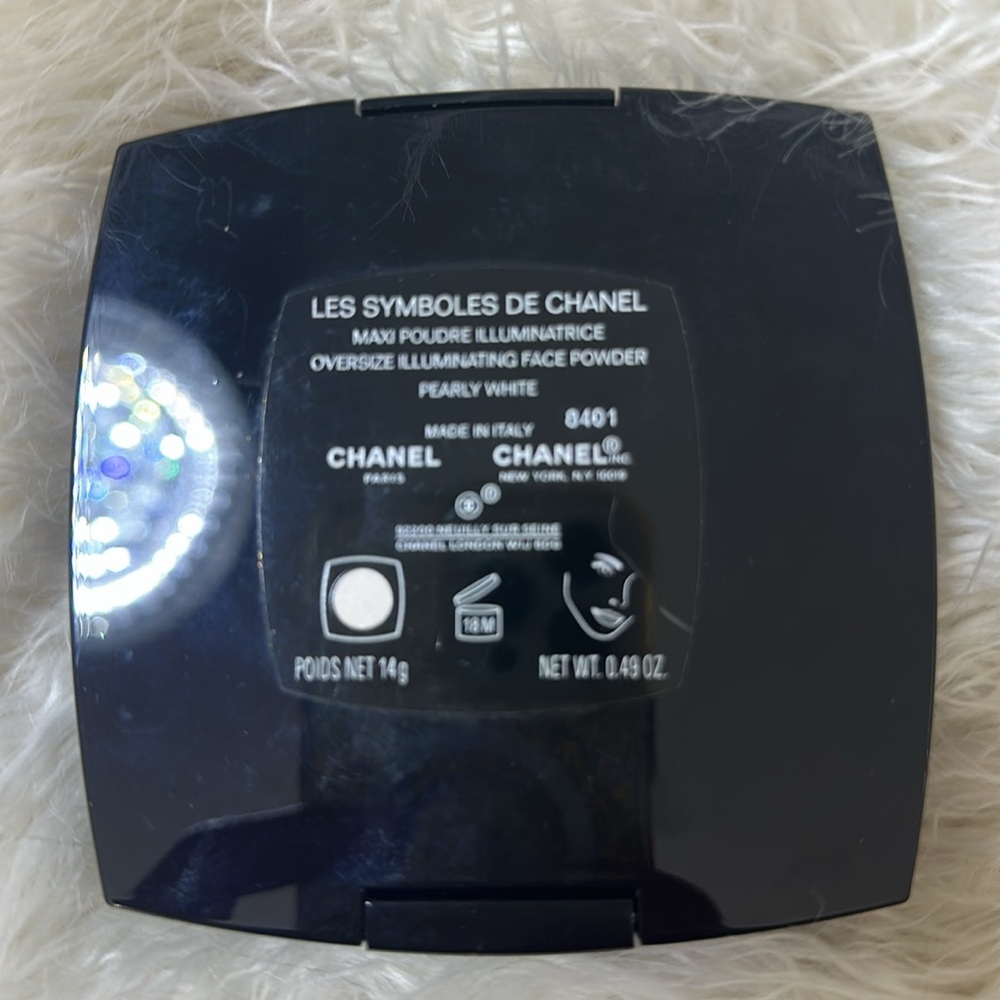 CHANEL Highlighter in Pearly White - Picture 3 of 6